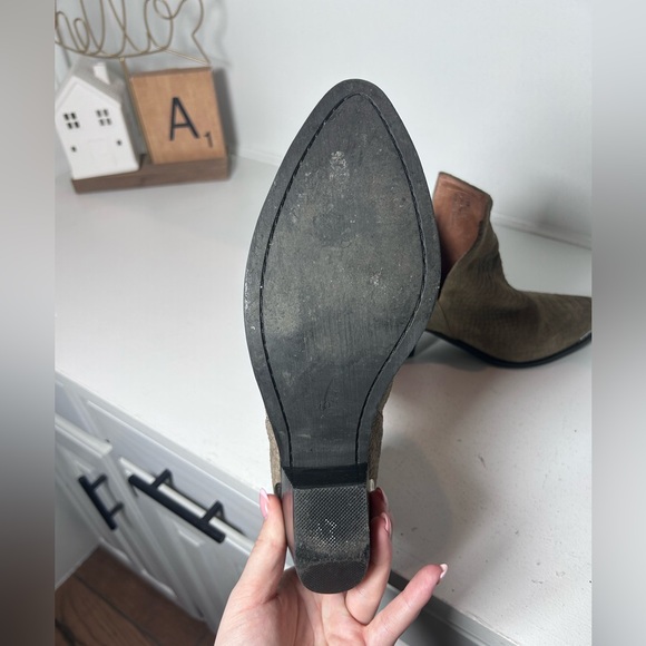 Jeffrey Campbell Textured Ankle Boots Womens 9 Taupe Brown Leather Western He - Picture 7 of 9